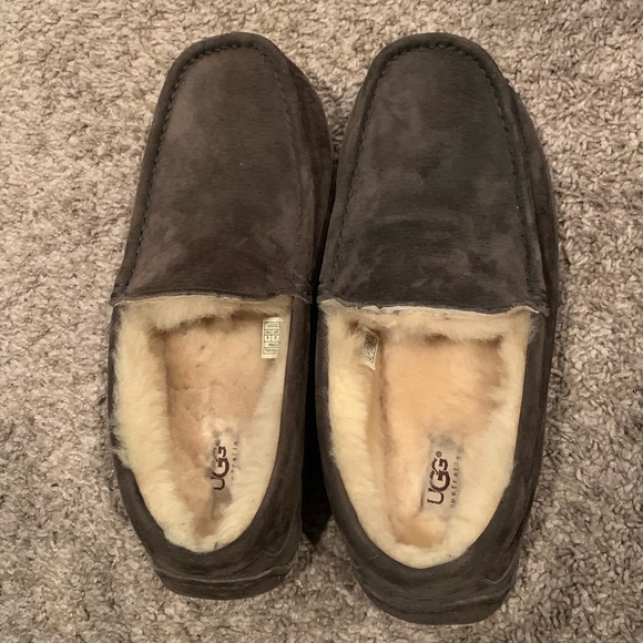 Brand new pair of men’s UGG slippers